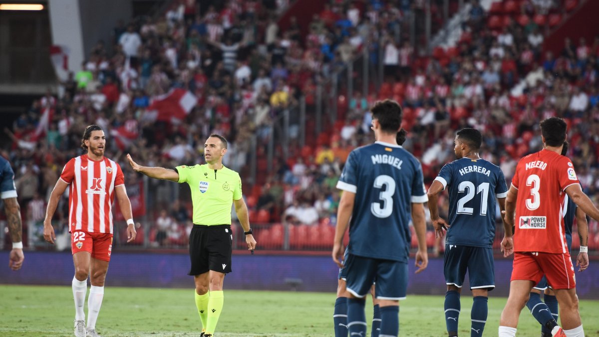 El balear Guillermo Cuadra Fernández en el Almería-Girona de esta campaña.