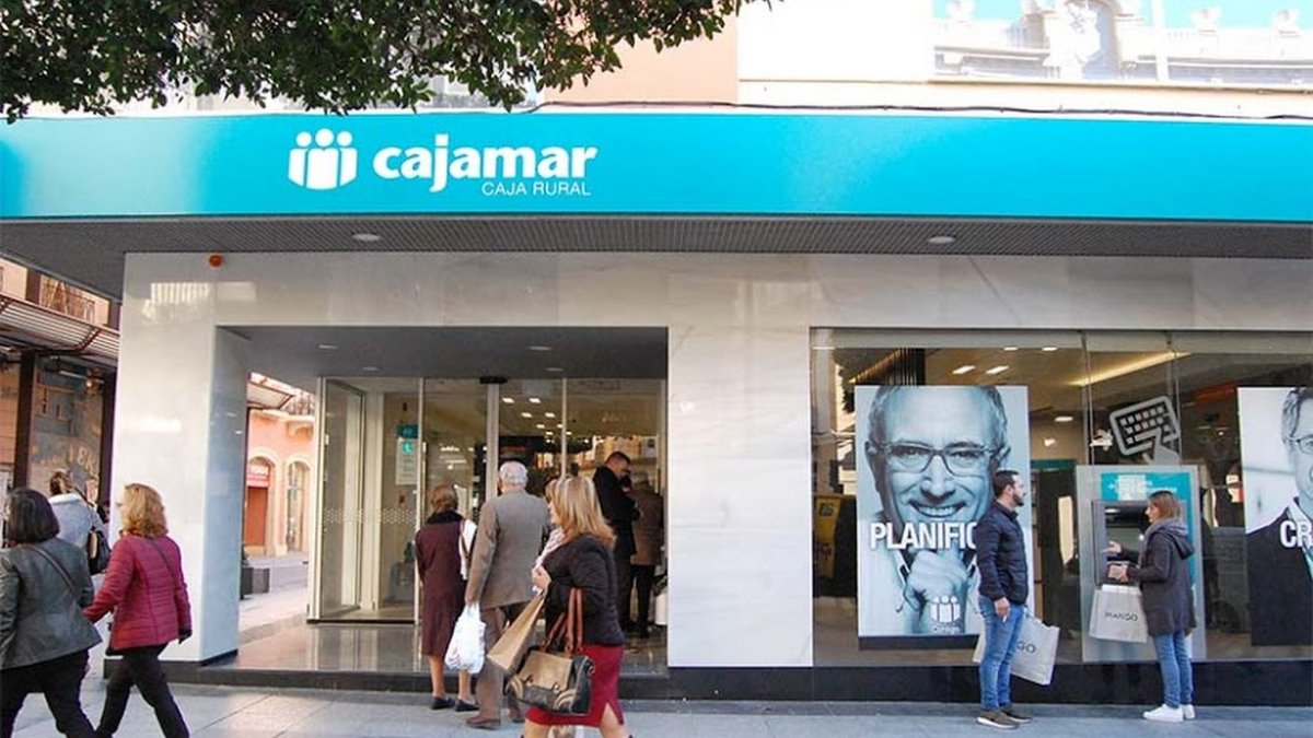 Los servicios de Cajamar vuelven, poco a poco, a la normalidad