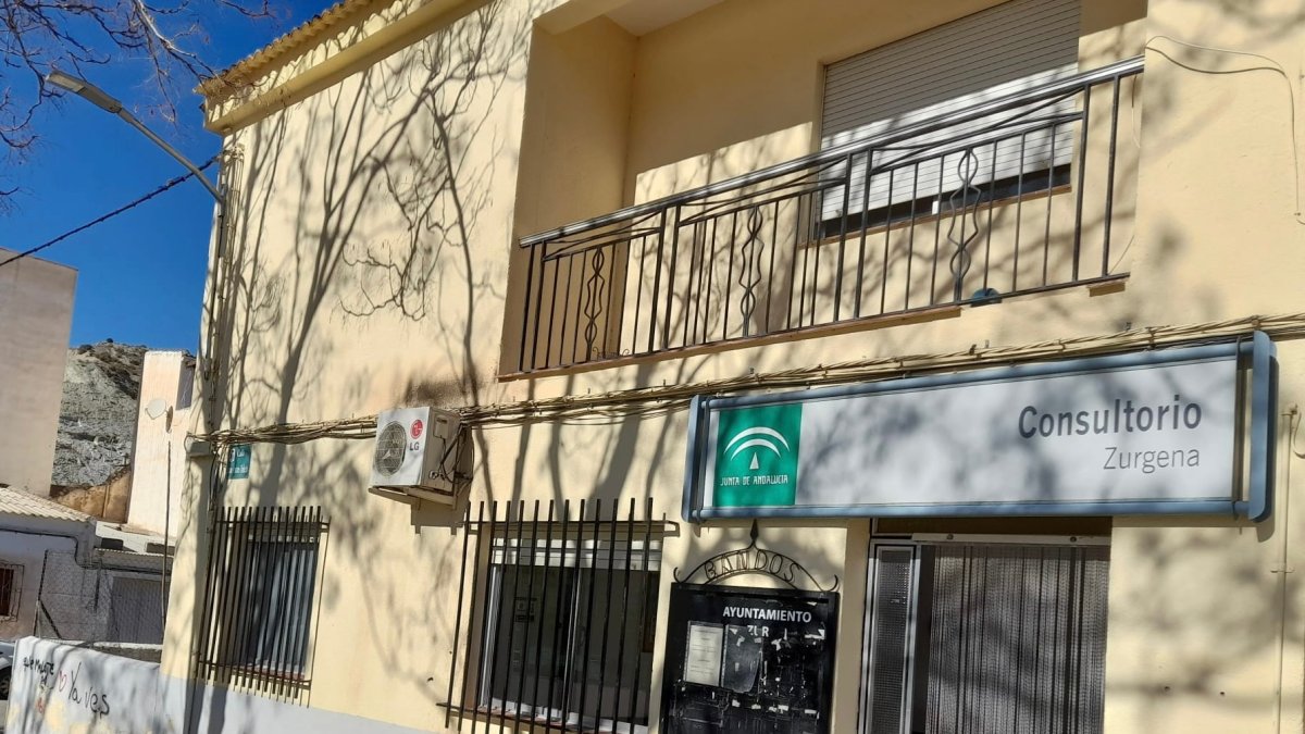 Fachada actual del Consultorio Médico de Zurgena.