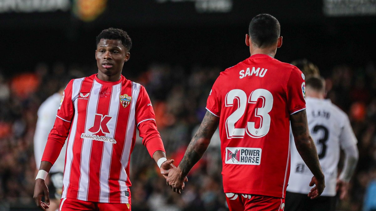 Ramazani y Samú en el partido de este lunes contra el Valencia.