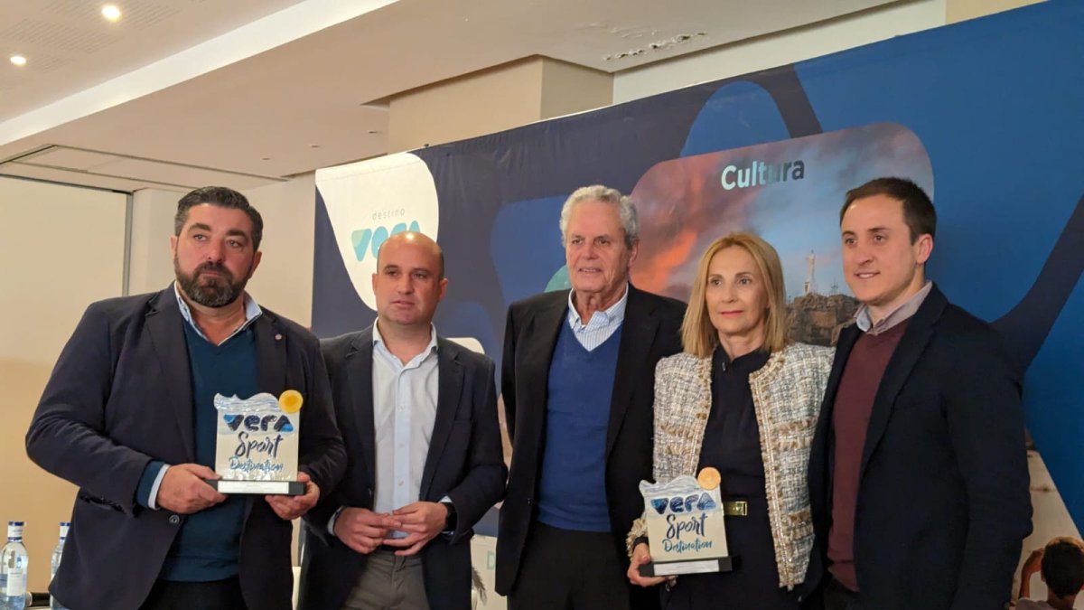 Isabel Alonso y Transgesol, han sido premiadas por su acto desinteresado de rotular con la imagen del proyecto varios camiones de sus flotas.