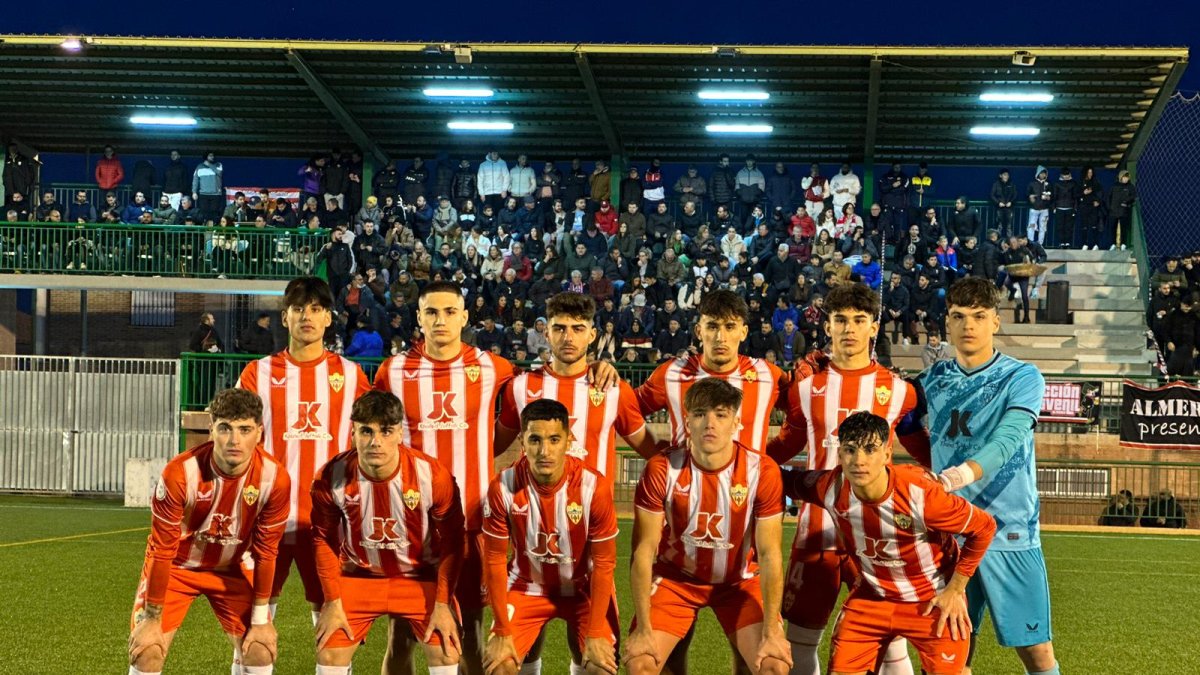 El once del Almería ante el Alavés.
