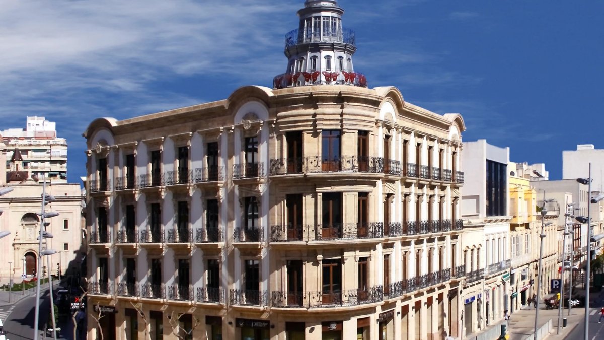 Casa de las Mariposas en la Puerta de Purchena.