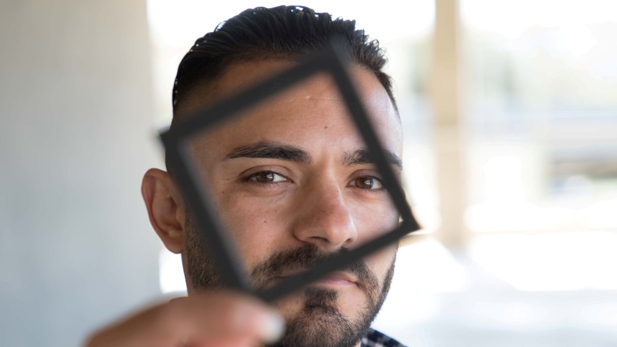 Jesús Alonso, sexólogo y docente, se propuso llevar la educación sexual a las aulas.