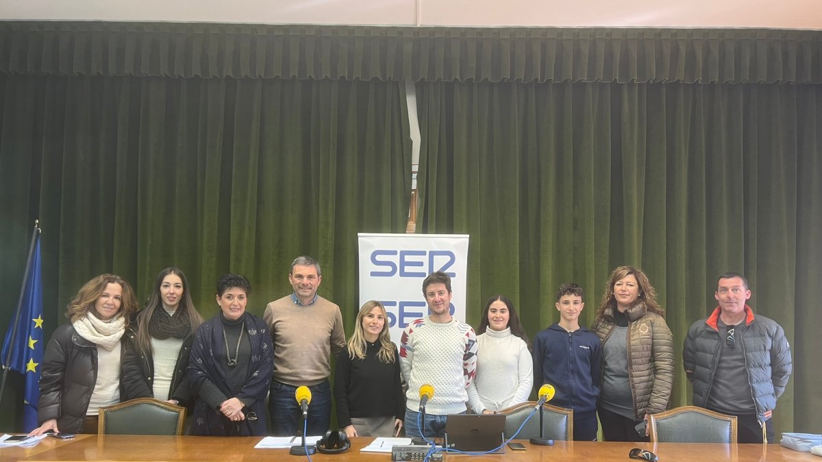 Invitados y asistentes al Hoy por Hoy en Los Gallardos.