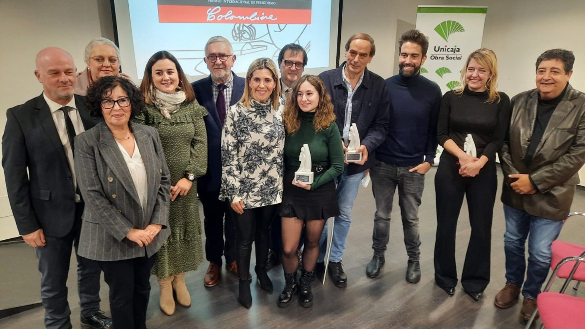 Premiados, organizadores y patrocinadores del Premio Internacional de Periodismo \'Colombine\'.