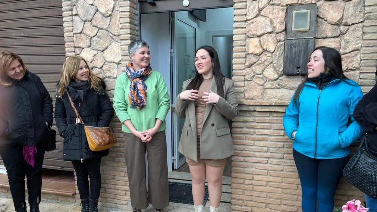 María José, tras la inauguración del negocio de belleza y estética que ha abierto con su madre en Laujar.