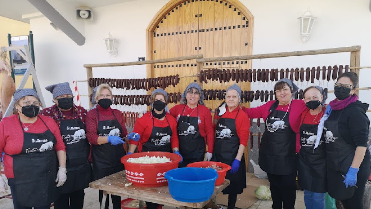 Archivo de la realización de los embutidos en la primera edición de la Feria de la Matanza.