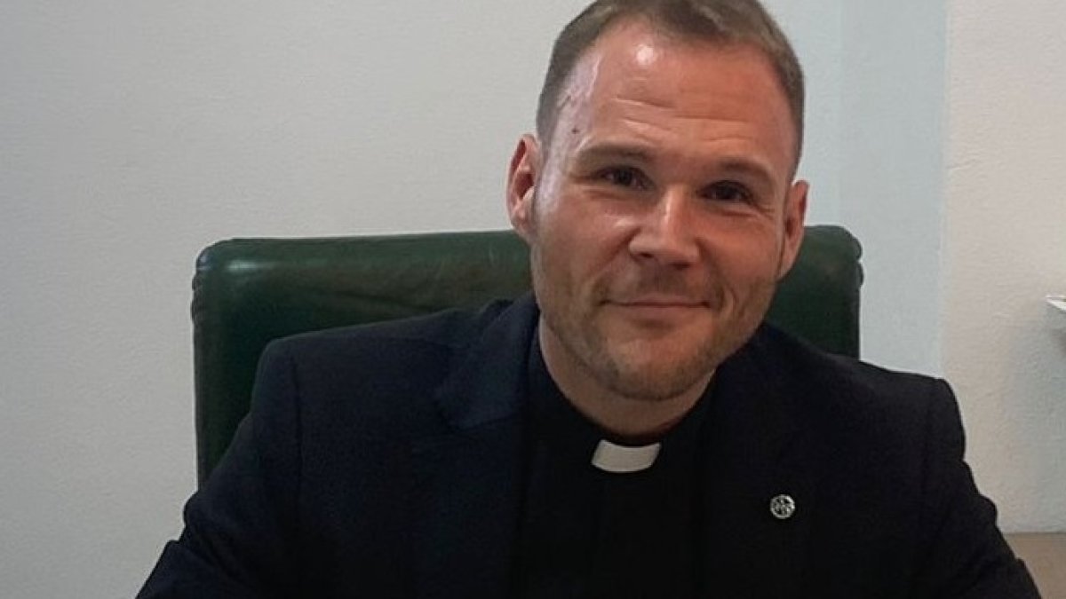 José María Sánchez, párroco de Adra.