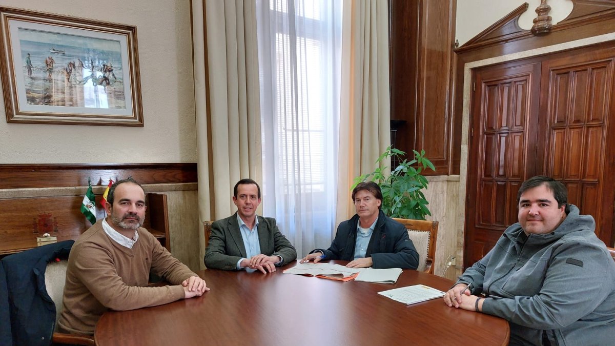 Reunión del alcalde de Carboneras, José Luis Amérigo y el concejal de Relaciones Institucionales, con el subdelegado del Gobierno en Almería, y