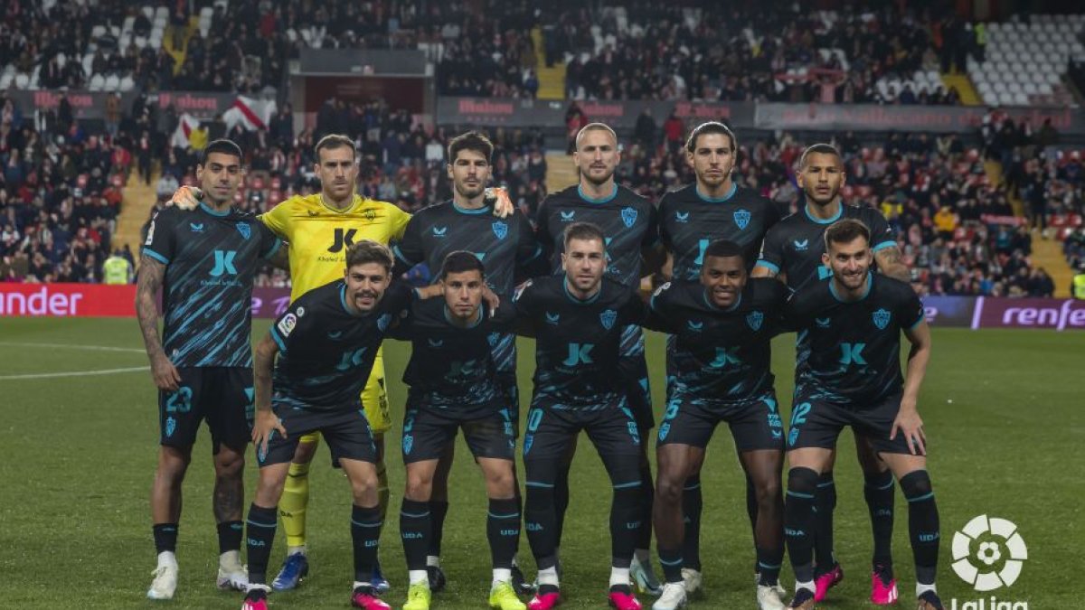 El once del Almería en Vallecas.