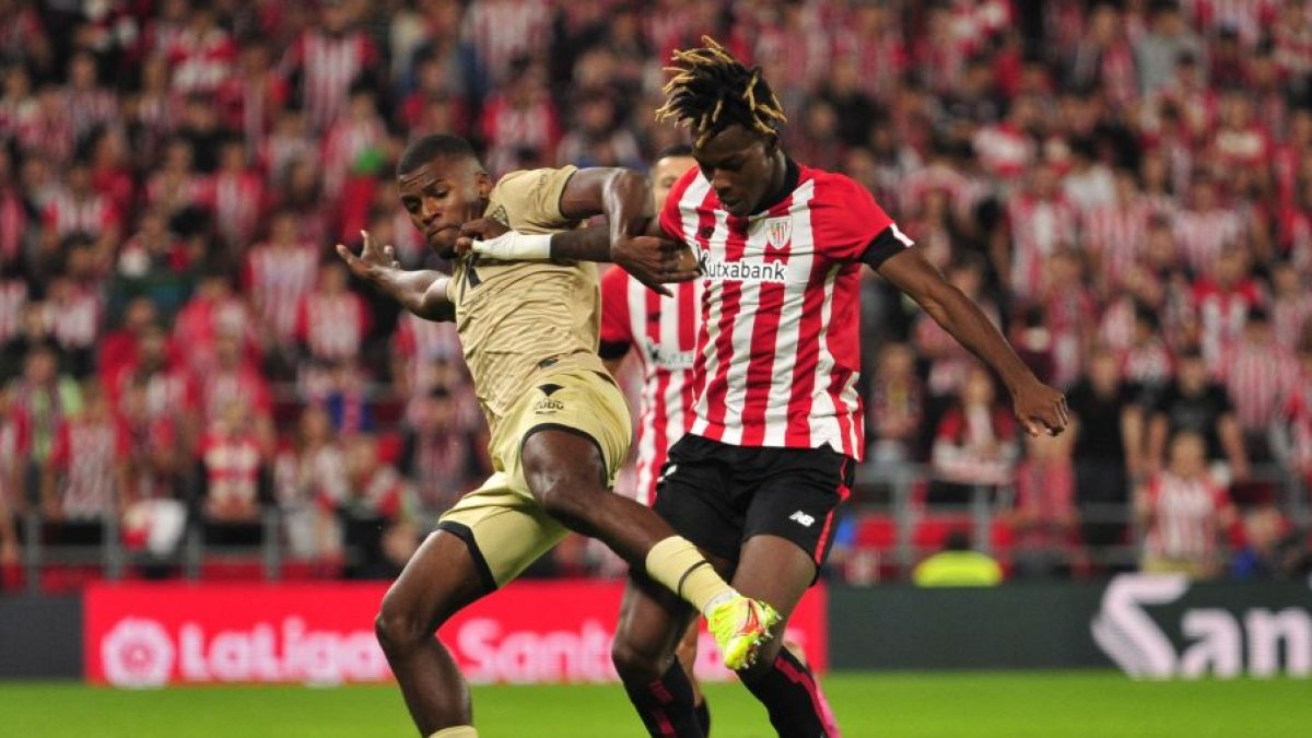 Hasta vestidos de militar el Athletic le hizo 4 goles al Almería.