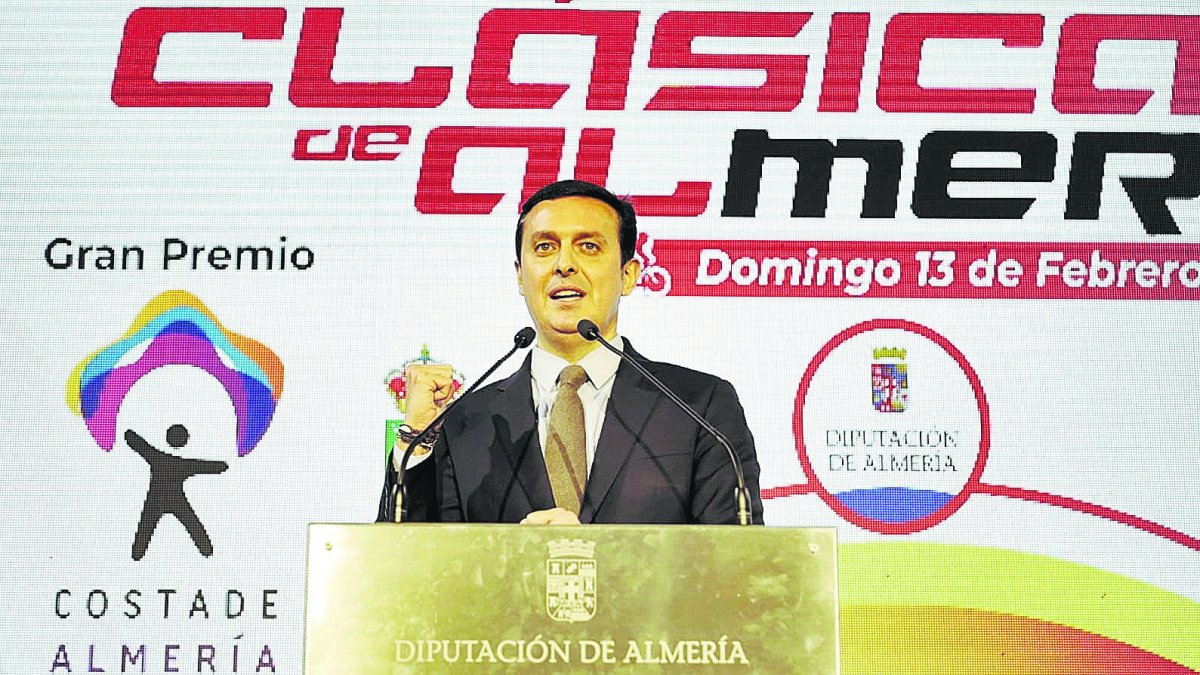 Javier A. García apuesta por la carrera almeriense desde la casa provincial.