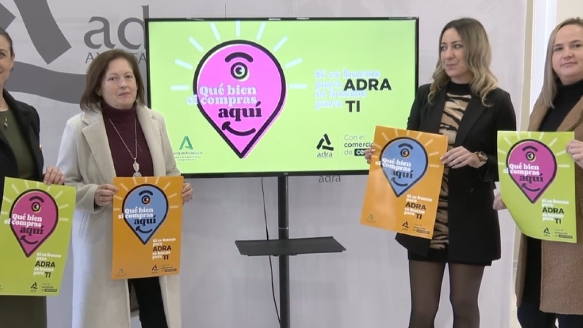 Presentación de la campaña de apoyo al comercio local de Adra.