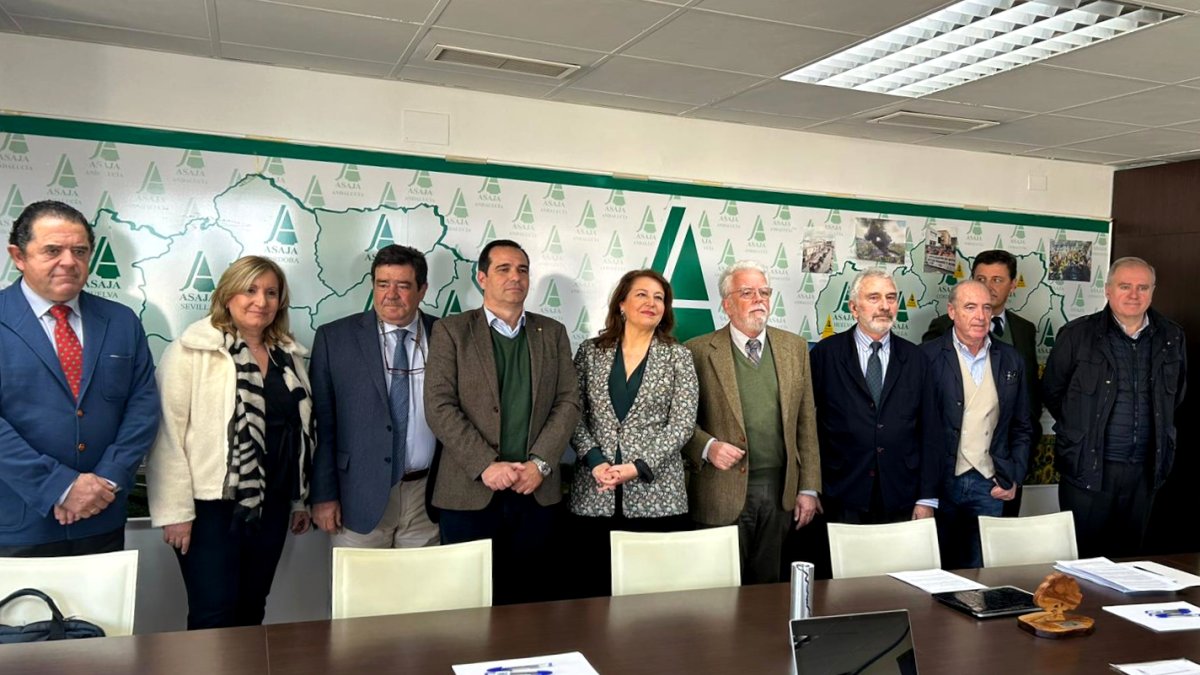 Reunión Carmen Crespo y representantes de Asaja Andalucía