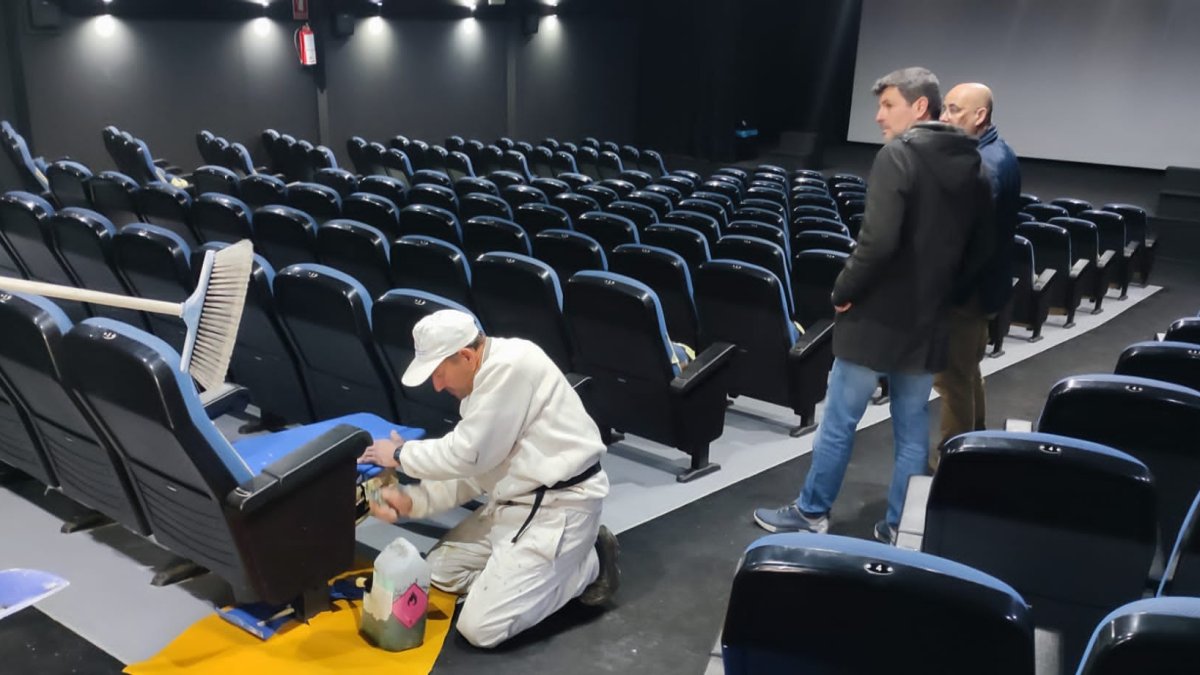 Huércal-Overa pone a punto su cine municipal.