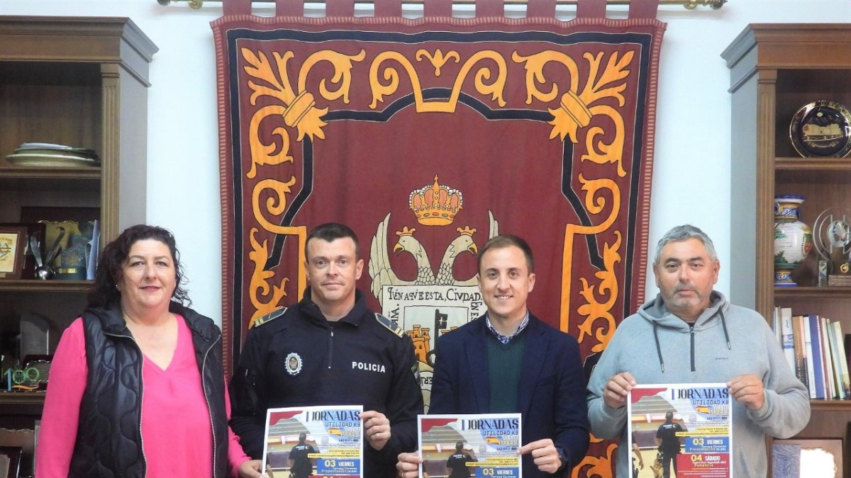 Presentación del cartel de las jornadas, \'Utilidad K9 en el ámbito policial\'.