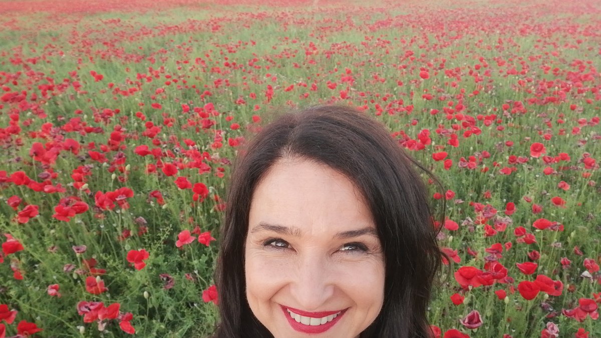 Carolina Noriega, durante el rodaje de su documental Living Long.