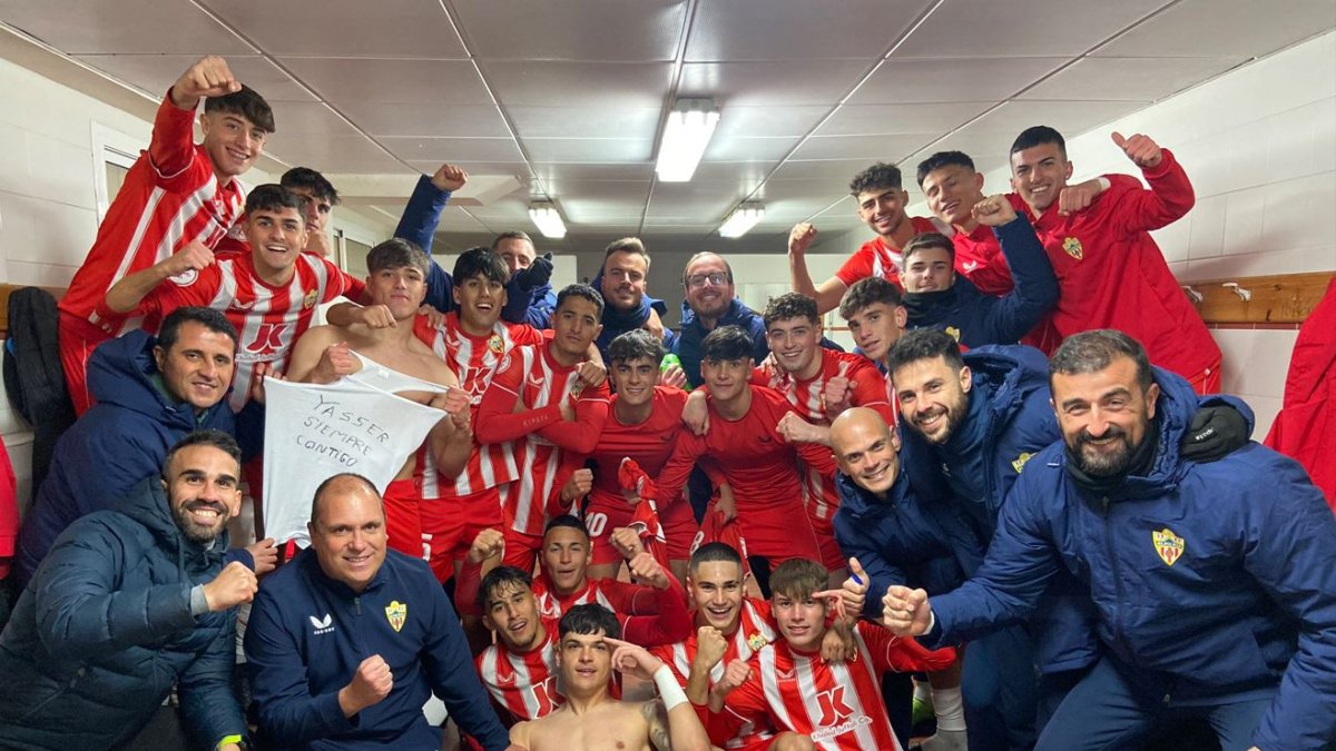 Unos niños que hacen historia jugando de prestado.