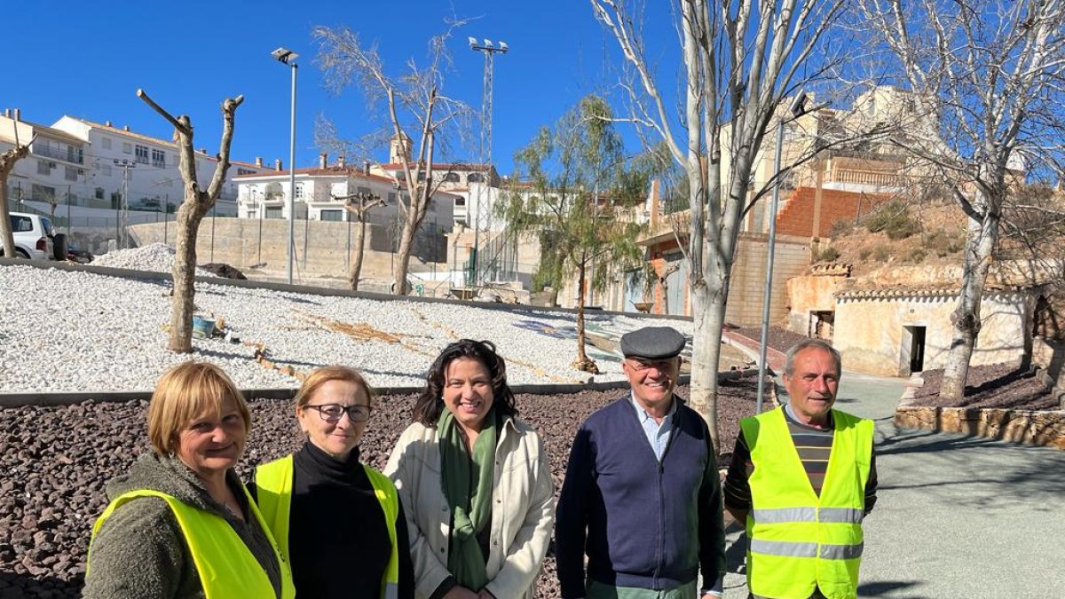 La diputada del PFEA, Matilde Díaz, ha visitado el municipio.