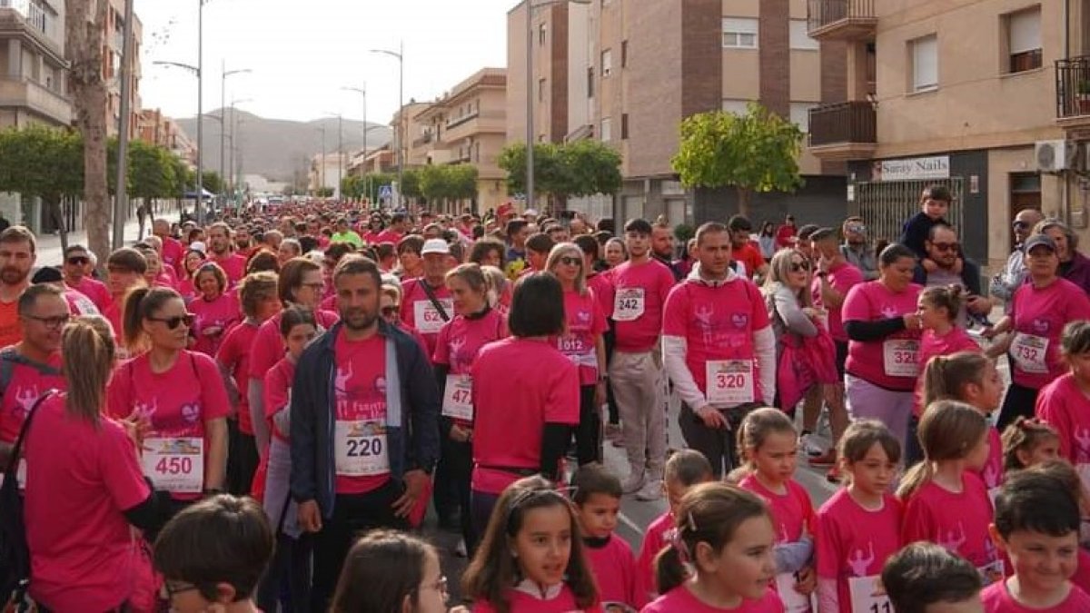 Cientos de personas se dieron cita en la I Carrera Solidaria Fuentes de Vida de Berja.