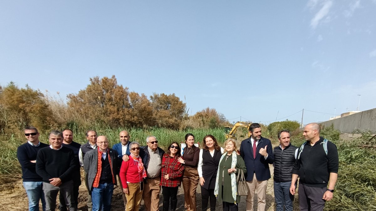 Los vecinos de Costacabana contemplaron el arranque de los trabajos