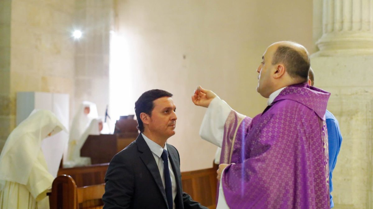 El presidente de la Diputación, en la imposición de la ceniza.