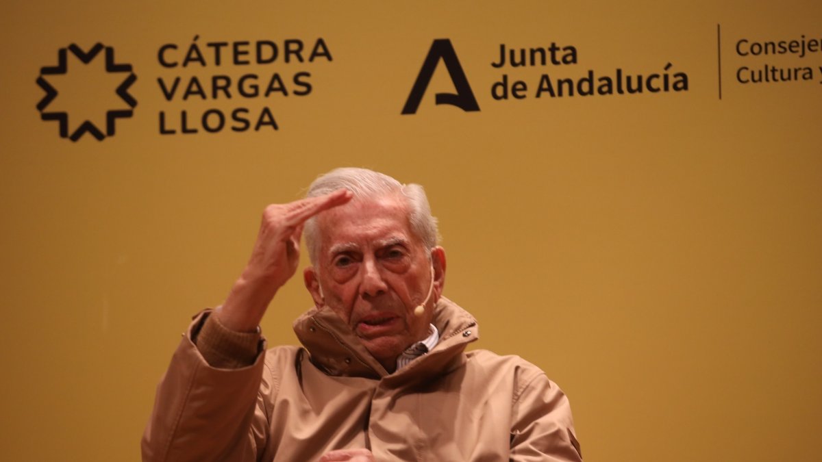 Mario Vargas Llosa en la inauguración de Escribidores este miércoles en Málaga.