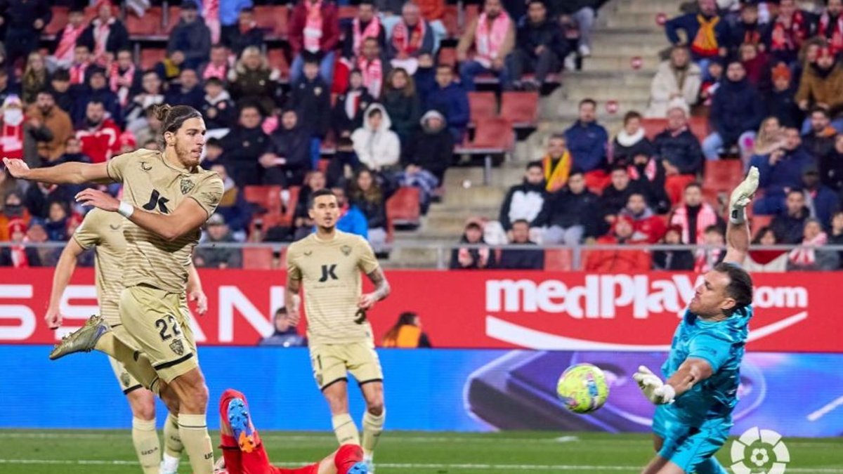 La defensa del Almería se ha visto superada en 21 jornadas de Liga.