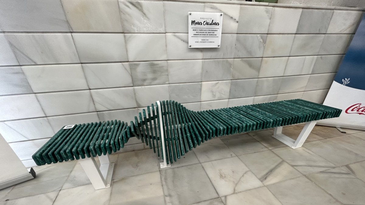 El banco ya se encuentra instalado en Garrucha.