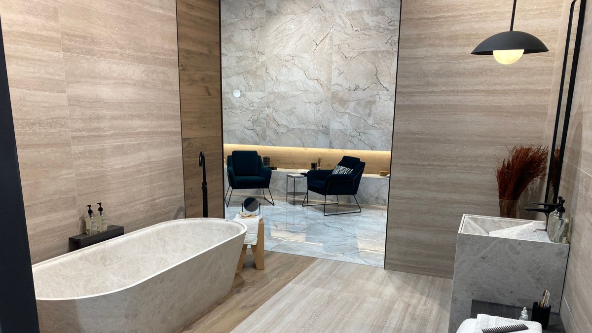 Overlit, la marca de interiorismo de CuellarStone, se presenta en CEVISAMA.