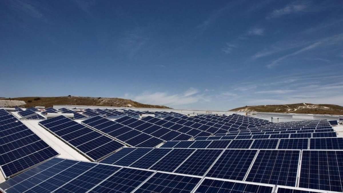 Imagen de archivo de una planta solar fotovoltaica.