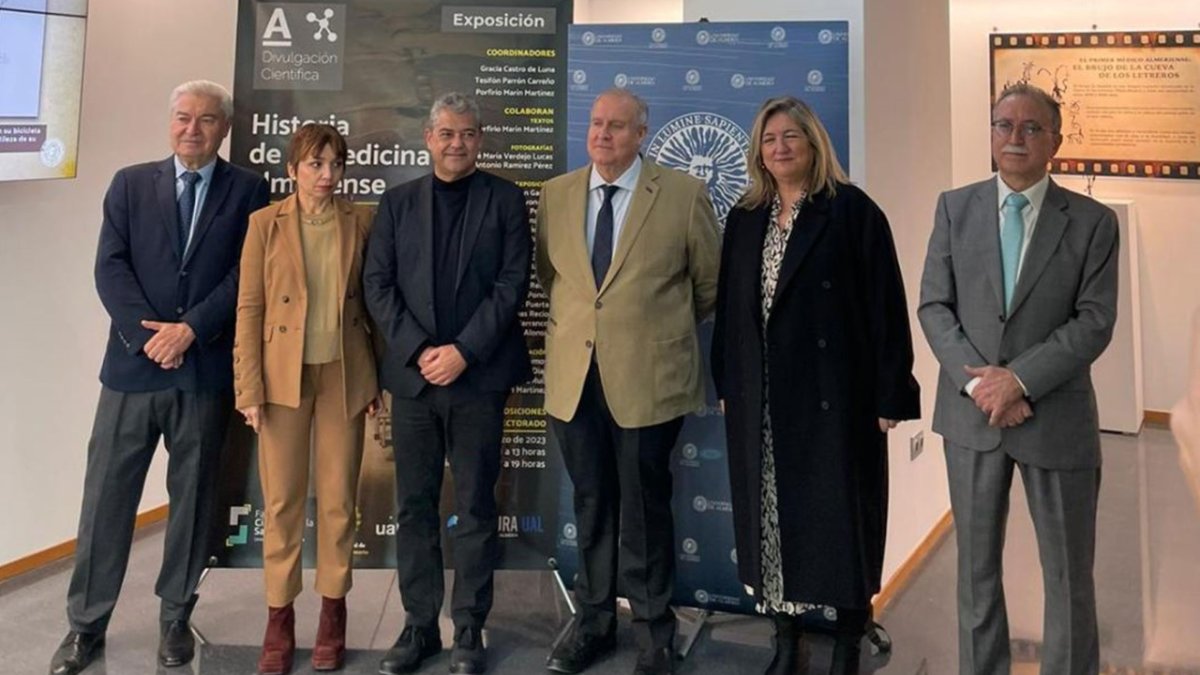 Parrón, María del Mar Ruiz, Rodríguez, Amo y los comisarios de la exposición Gracia Castro y Porfirio Marín.