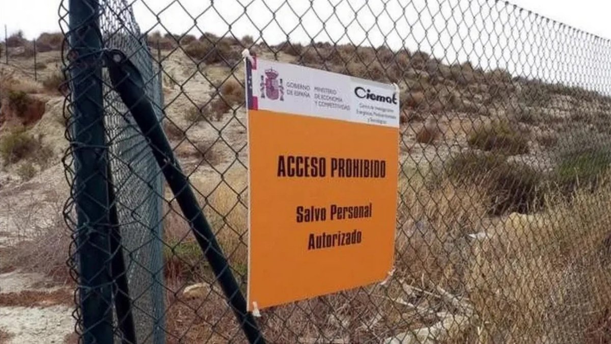 Zona delimitada por la tierra contaminada en Palomares.