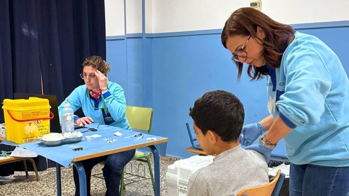 La vacunación ya ha comenzado en los colegios.