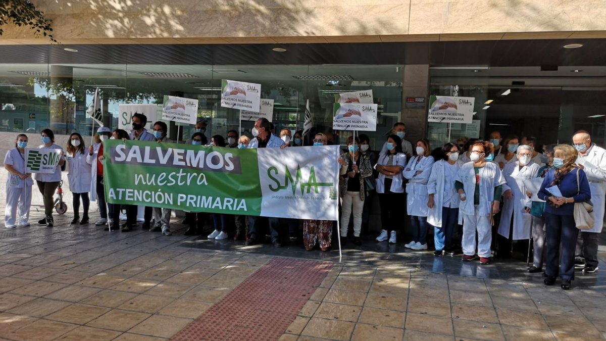 El Sindicato Médico amenaza con volver a las movilizaciones si no se reducen las agendas ya.