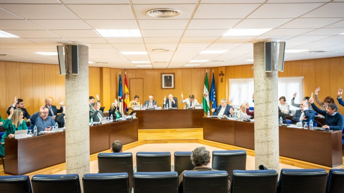 Pleno del Ayuntamiento de Roquetas de Mar.