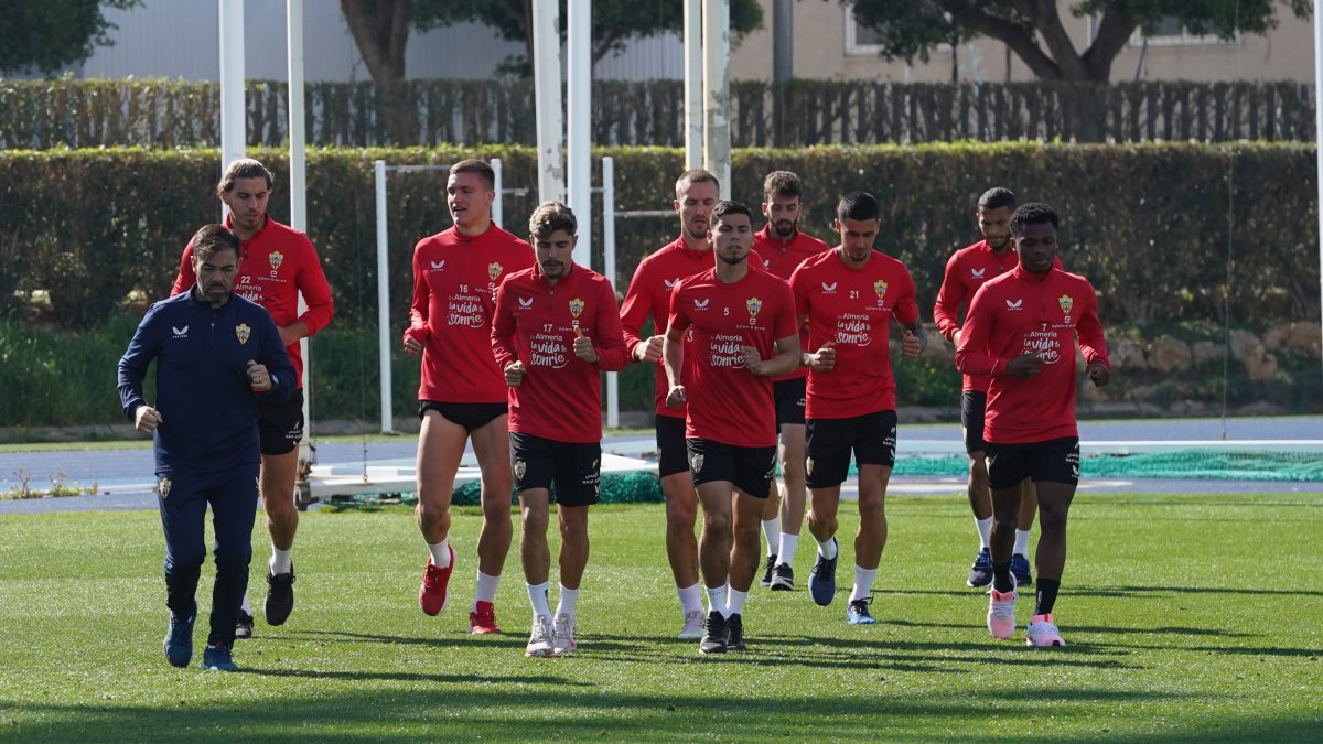 Los futbolistas ya saben que el sábado disputan un partido importantísimo en casa.