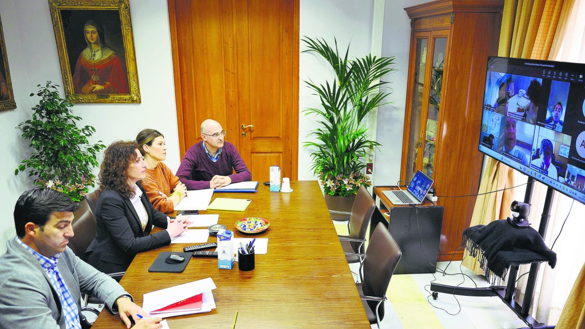 Reunión ayer sobre el soterramiento.