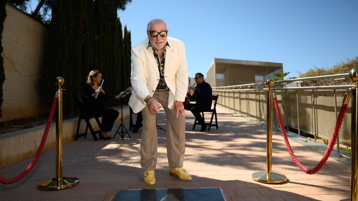 Paco Barrilado, tras descubrir su estrella en la Casa del Cine.