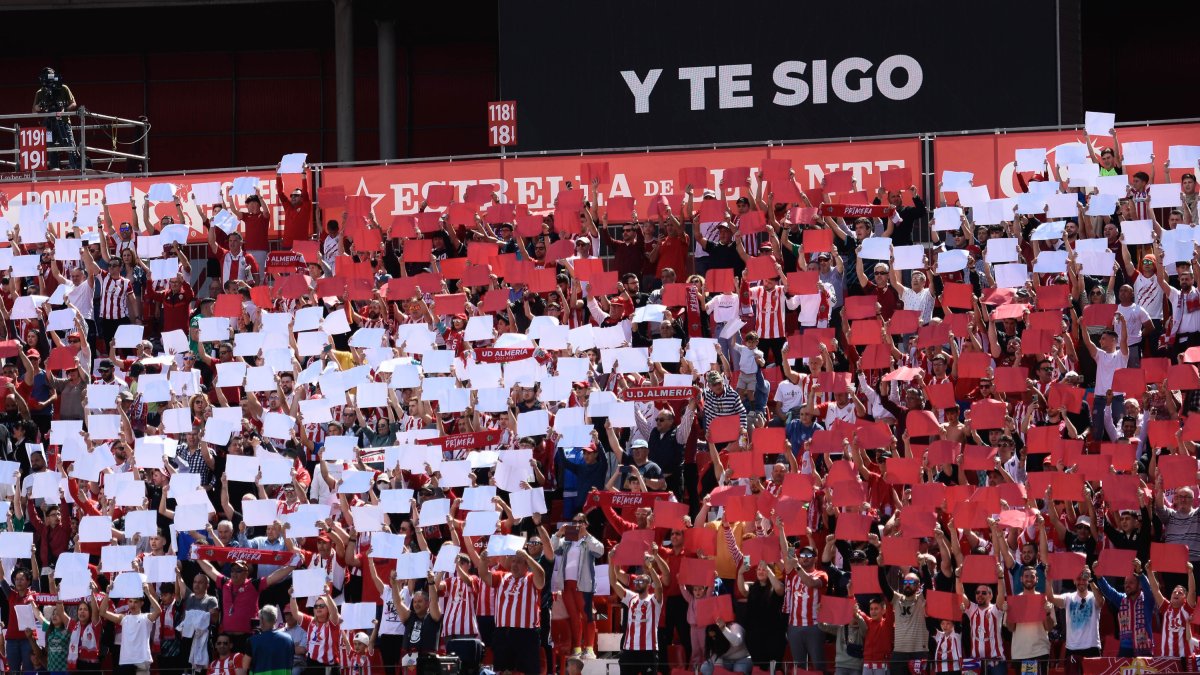 Esta afición se merece seguir en Primera División.