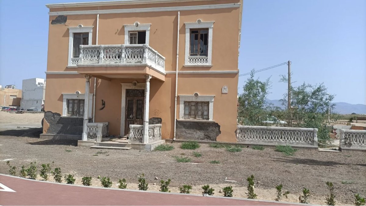 Fachada del chalet de la Marina