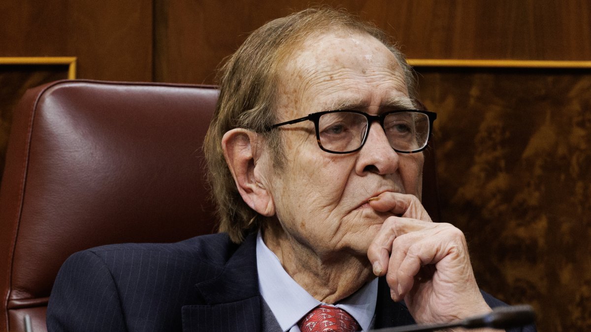 Ramón Tamames durante la moción de censura fallida contra Pedro Sánchez.
