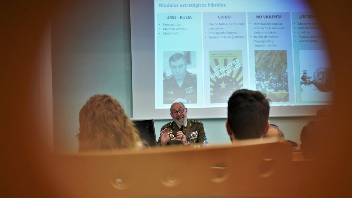 Miguel Ballenilla, director de la Escuela Superior de las Fuerzas Armadas