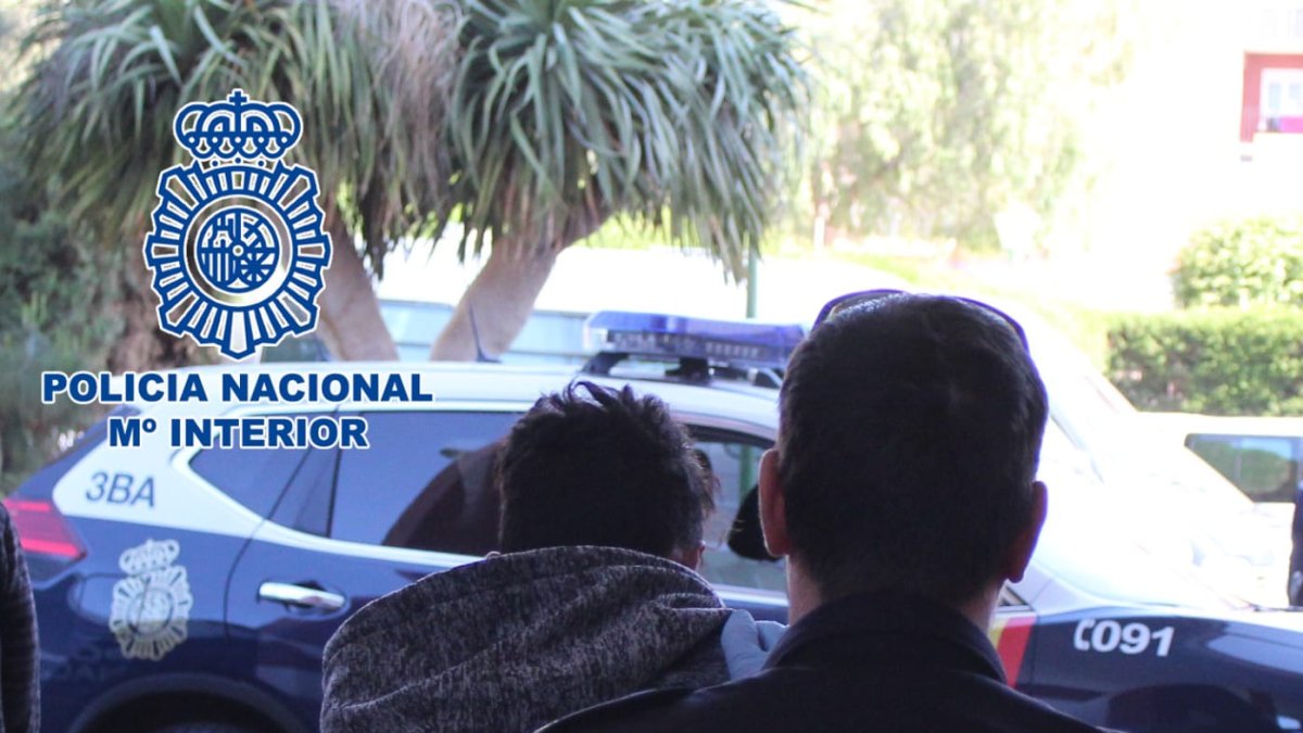 La operación, desarrollada en El Ejido, concluye con cuatro detenidos,.