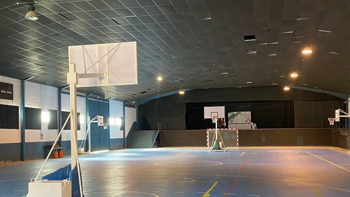 Imágenes de este nuevo pabellón deportivo que ha nacido en una nave polivalente.