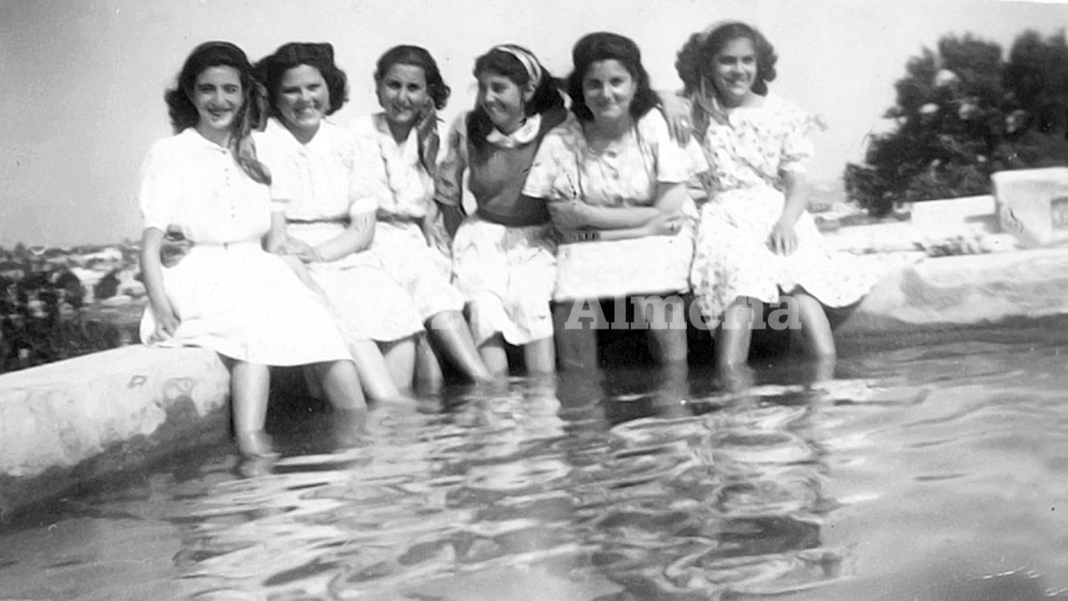 La zona de la Molineta y de la vega conservó sus balsas donde iba la juventud de una época a refrescarse en las excursiones.