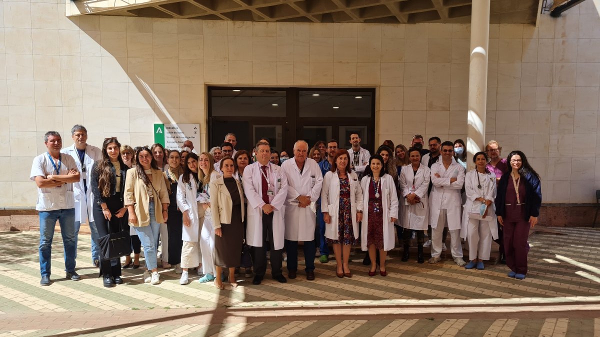 El Hospital de Poniente ha celebrado este miércoles una jornada de puertas abiertas para residentes.