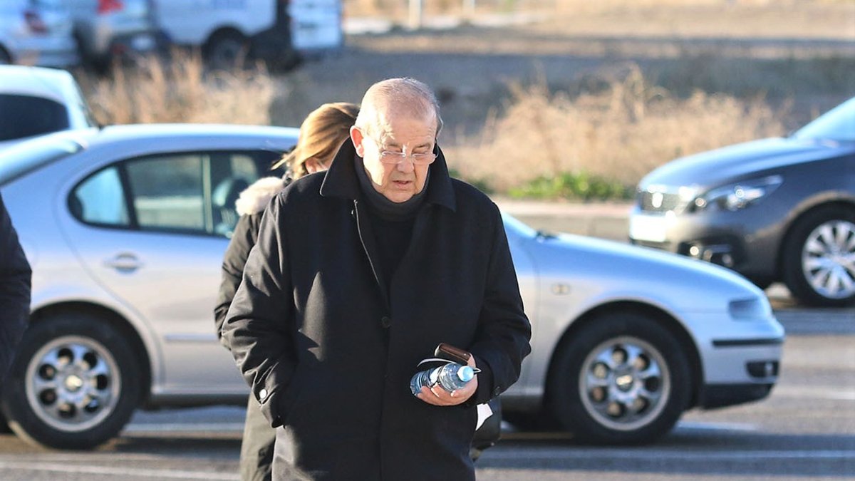 Juan Enciso llega a la vista del juicio del caso Poniente en el invierno de 2021