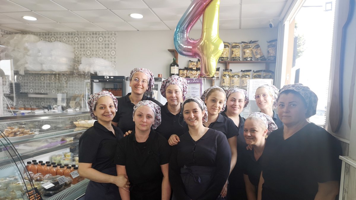 Equipo casi al completo de Cocinarte, en la calle Lentisco de Cortijo Grande.